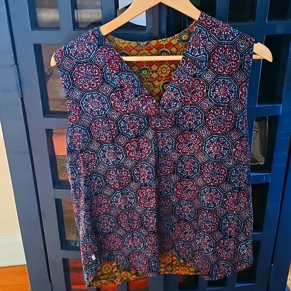 Pakistani Sleeveless Ajrak Print V-Neck Crop Top in Navy and Pink
